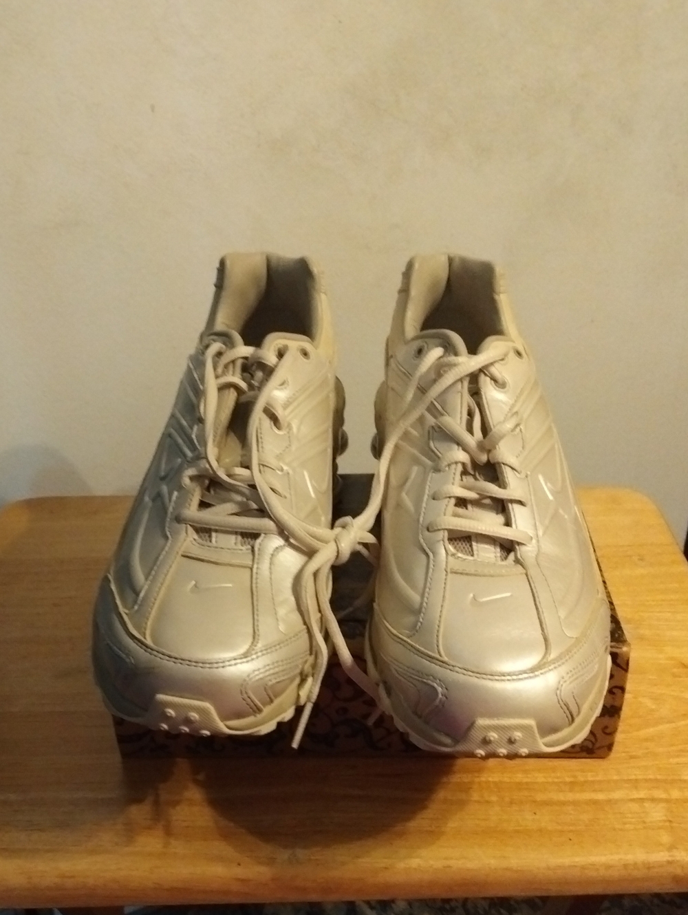 New Nike Mens' Cream/Tan Lace-Up Sneakers Size 12